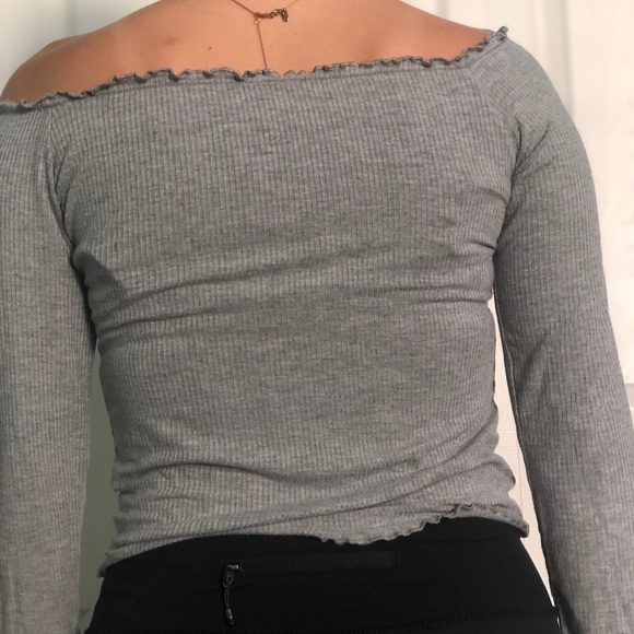 Pacsun grey off the shoulder long sleeve - Picture 3 of 3